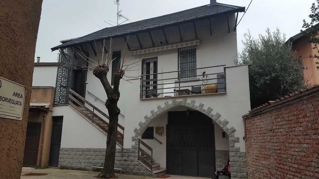 Typical Mountain Mansarda Close To Fiera Rho Milano Mind Pero